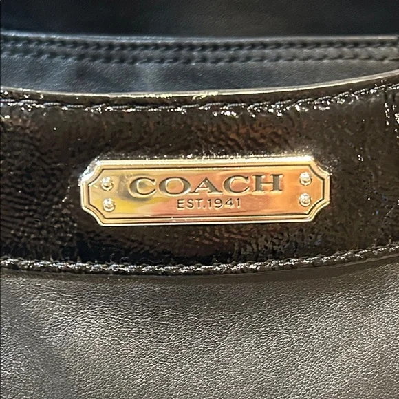 Coach Lynn Soho Leather w/ Patent Trim Black Shoulder Bag EUC - Picture 2 of 10